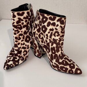 Charles David Snow Leopard Printed Haircalf Boots Size 7.5